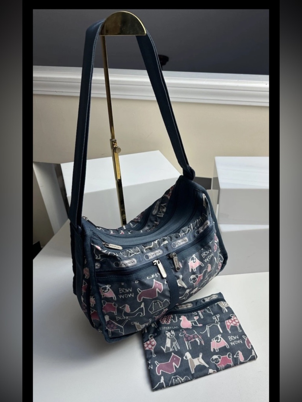 LeSportsac Deluxe Everyday Bag Expandable Fun Dog Print Bow Wow Bag Crossbody - Picture 10 of 11